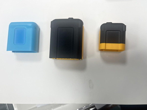 雙色充電頭